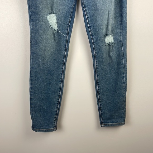 NWT RSQ Curvy High Rise Skinny Jeans SZ 28 Distressed - Picture 3 of 11